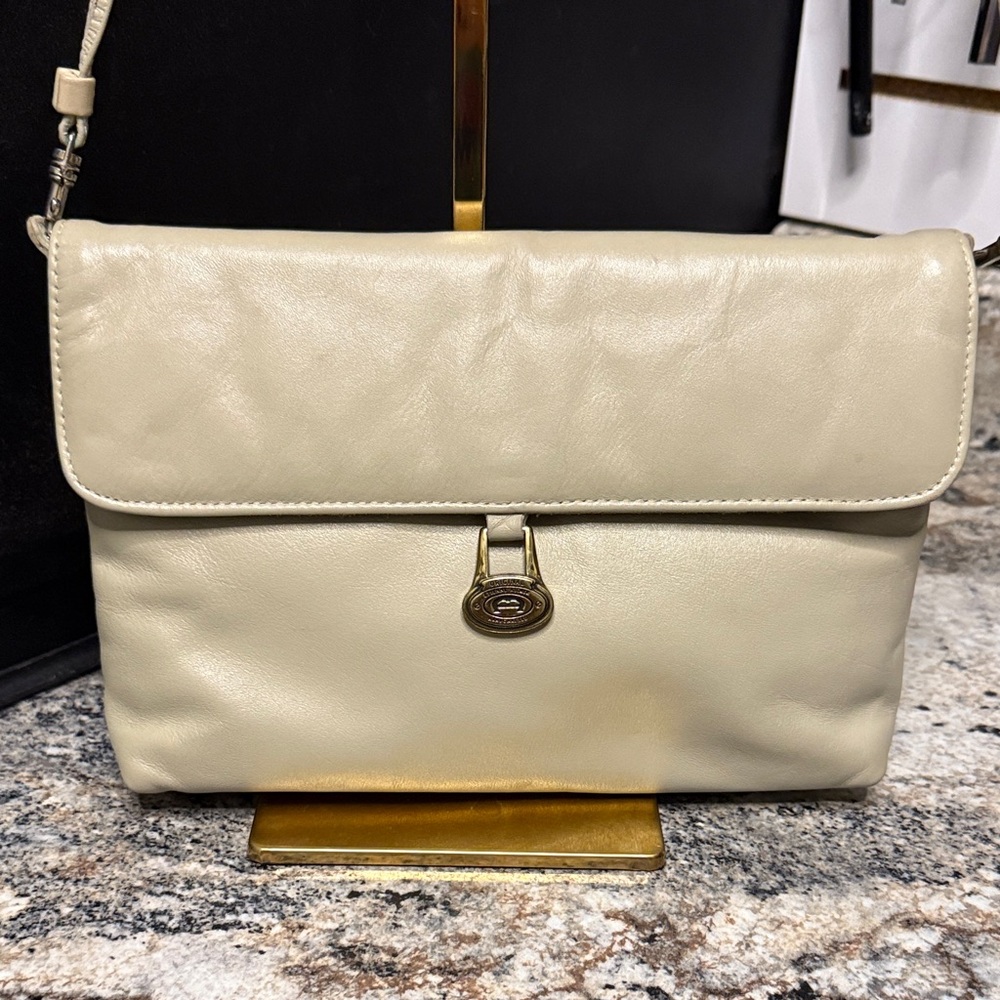 Aigner vintage Elegant Cream Leather Clutch